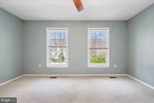 Building Photo - 2002 Derby Ridge Ln