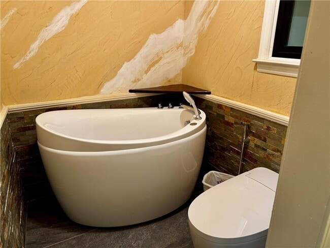 Building Photo - 1709 Rangewood Dr SW