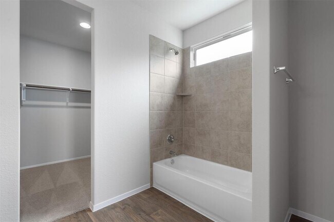 Building Photo - 101 Keltic Dr