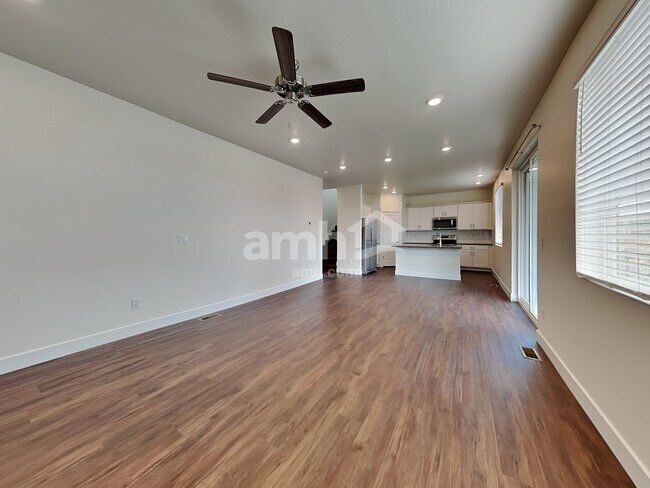 Building Photo - 3985 Ryedale Wy