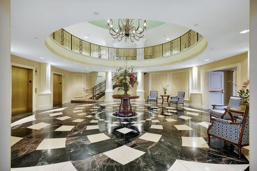 Building Photo - 400 E Bay St