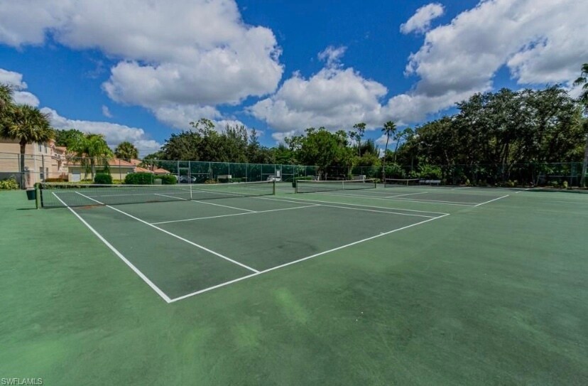 tennis cours. - 1096 Woodshire Ln