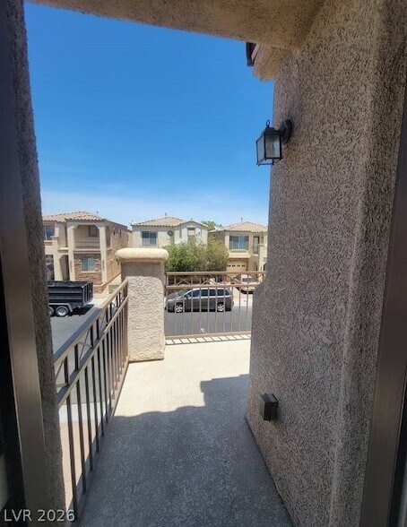 Building Photo - 9577 Villa Adastra Ave