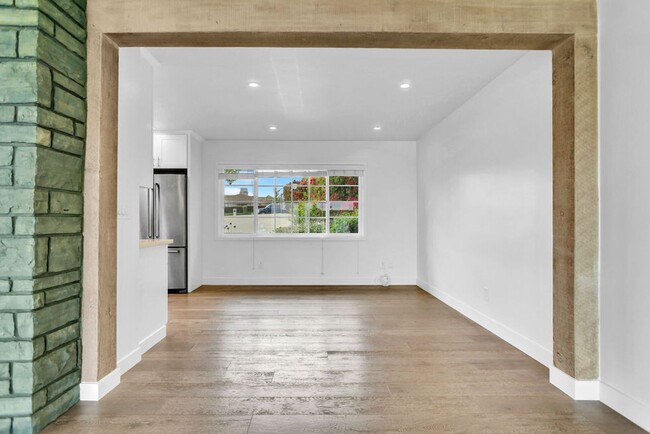 Building Photo - Gorgeous single story home in La Jolla wit...