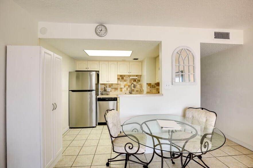 Building Photo - 2700 Ocean Shore Blvd