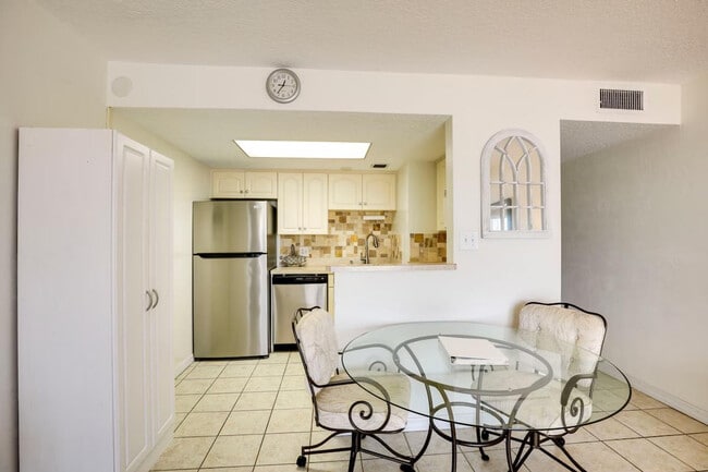 Building Photo - 2700 Ocean Shore Blvd