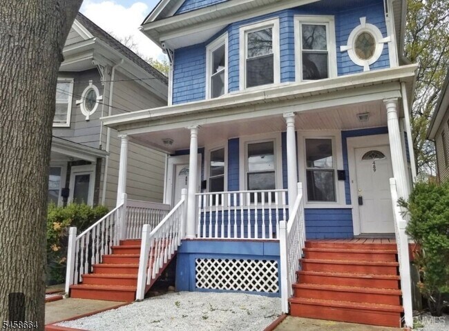 Building Photo - 489 Hamilton St