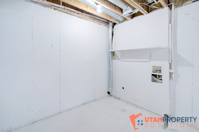 Building Photo - 84 N 240 W