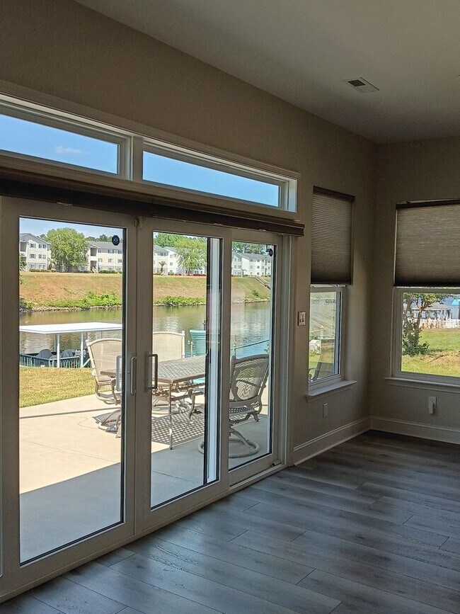 Building Photo - BRIDGEPORT