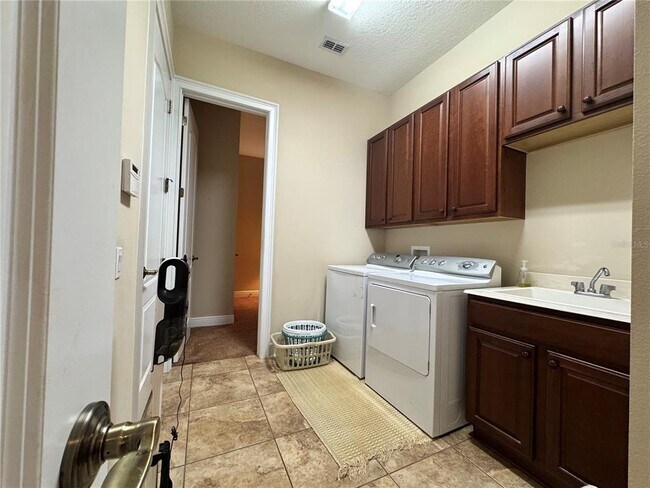 Building Photo - 3604 Simonton Pl