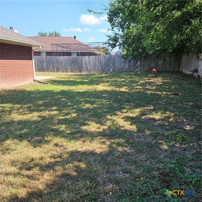 Building Photo - 901 Ticonderoga Dr