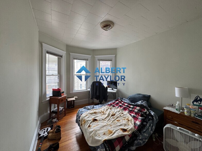 Building Photo - 101 Heath St