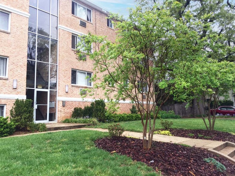 Building Photo - Columbia Pike Apartments