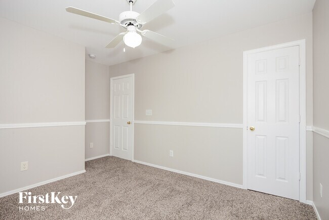 Building Photo - 937 Willow Wind Dr