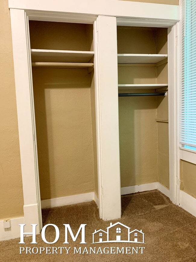 Building Photo - 2-Bedroom House Available 8/1