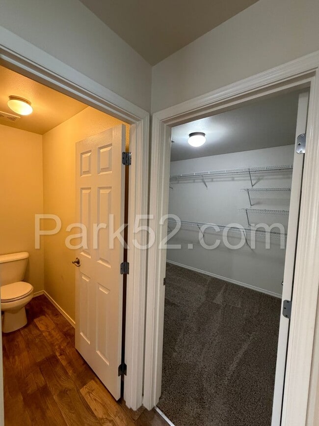 Building Photo - Puyallup 4 Bedroom 2.5 Bath Single Family Home