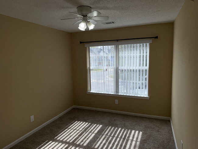 Building Photo - 318 Crooked Pine Trail