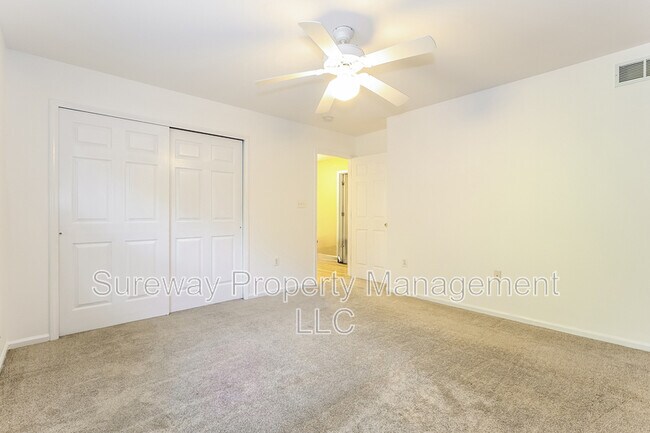 Building Photo - 29 Red Oak Ct