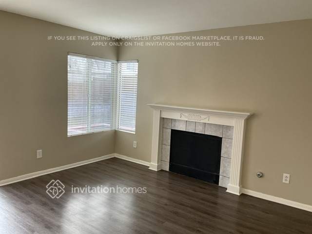 Building Photo - 2035 W Sunnyview Dr