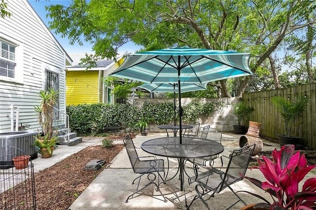 Building Photo - 619 Ninth St