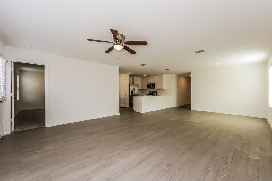 Building Photo - 10724 Gun Barrel St