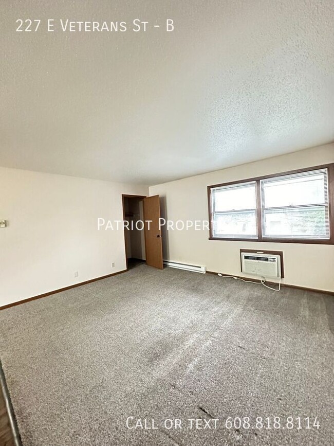 Building Photo - 2 bedroom/ 1 bath apartment in Tomah, WI