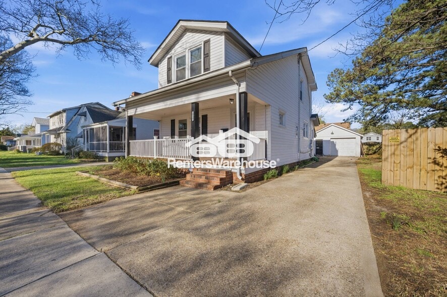 Building Photo - 2729 Somme Ave