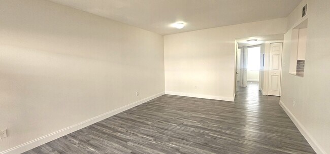 Building Photo - 521 Villa Del Sol Cir