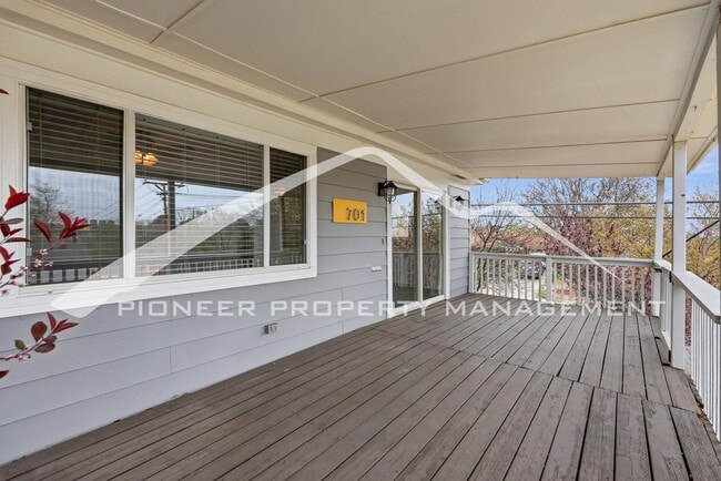 Building Photo - Updated Home on Corner Lot with Beautiful Landscaping!
