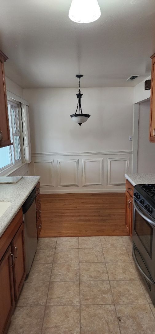 Building Photo - Updated Fair Oaks Beauty!