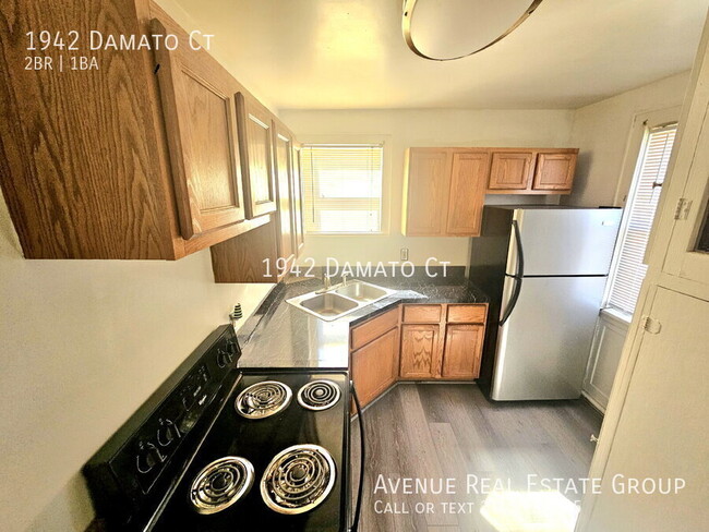 Building Photo - Charming 2-Bed Home in St. Louis with Cozy...