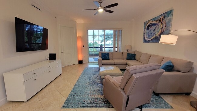 Building Photo - Luxury Apartment Right On The Beach In Lauderdale By The Sea!!! Seasonal rental