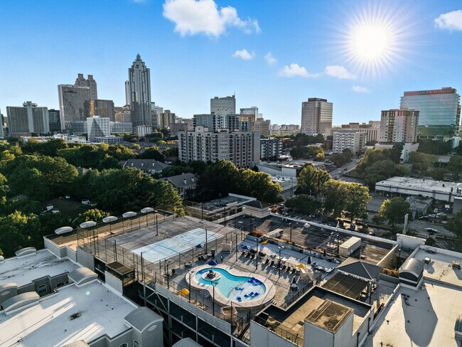 Building Photo - 590 James Maxwell Rd