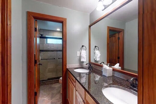 Building Photo - 160 County Rd 6236