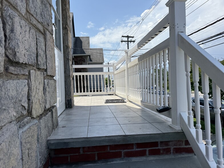 Building Photo - 9408 157th Ave