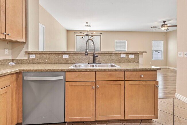 Building Photo - 3828 E Jasper Dr