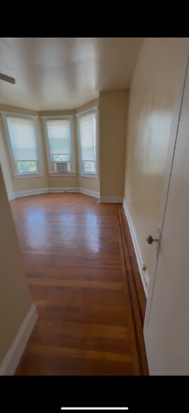 Building Photo - 2916 Guilford Ave