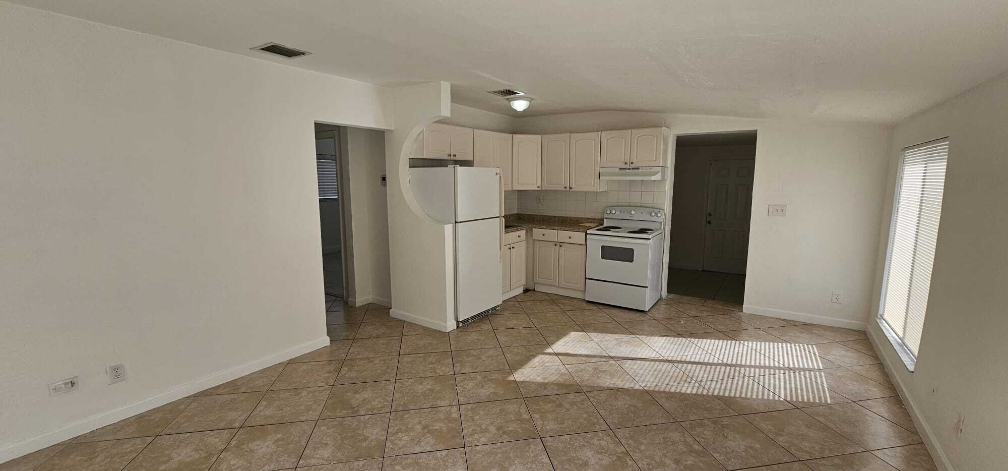 Building Photo - 1944 Adams St