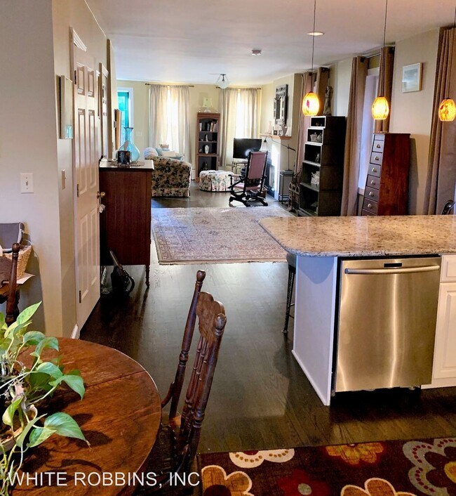Building Photo - 3 br, 1.5 bath House - 2426 Riddle Ave