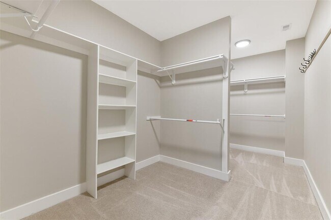 Building Photo - 15407 Cypress Gdns Dr