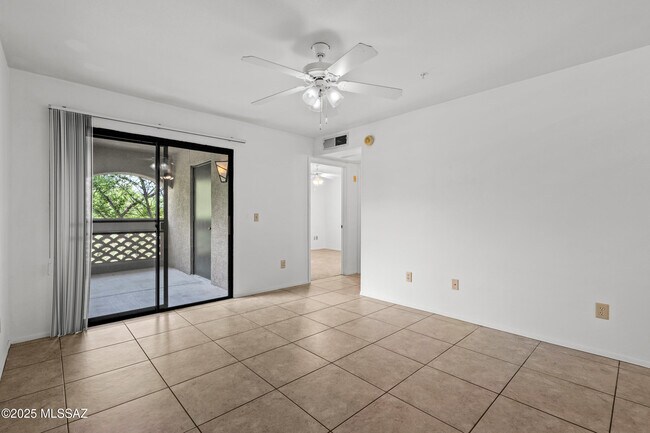 Building Photo - 5751 N Kolb Rd