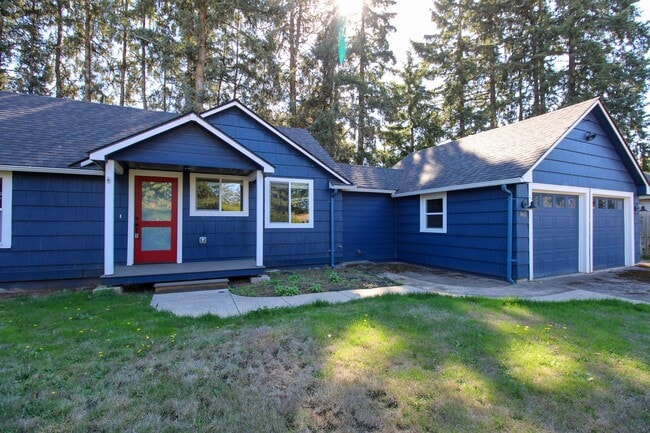 Primary Photo - 860 Boxwood Ln SE