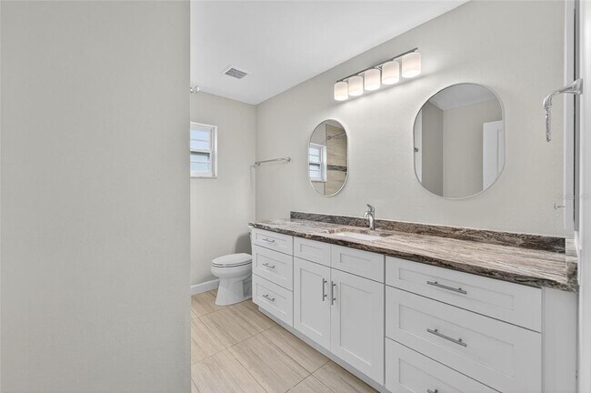 Building Photo - 1472 Byram Dr