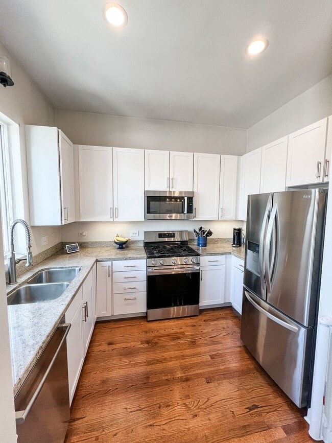 Building Photo - 2065 N Kedzie Blvd