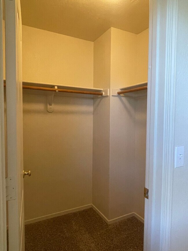 Building Photo - 1390 Serrano Pl