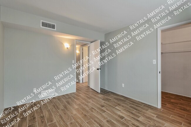Building Photo - 644 N Richey Blvd
