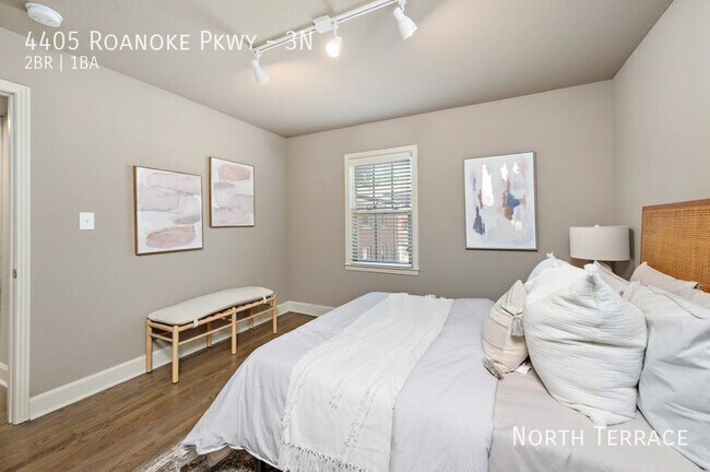 Building Photo - 4405 Roanoke Pkwy