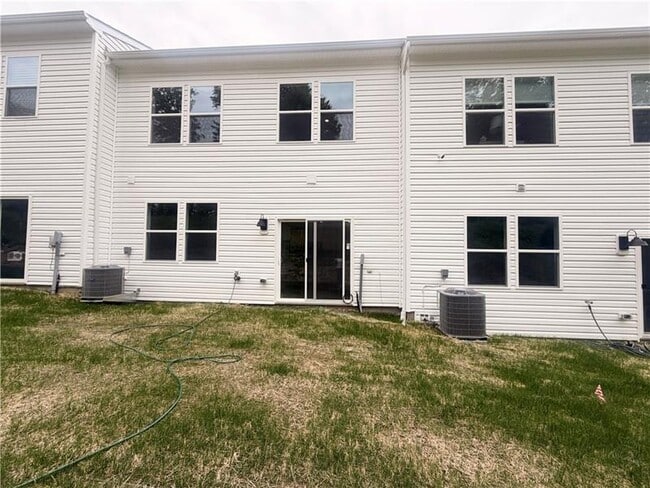 Building Photo - 143 Scotland Ln