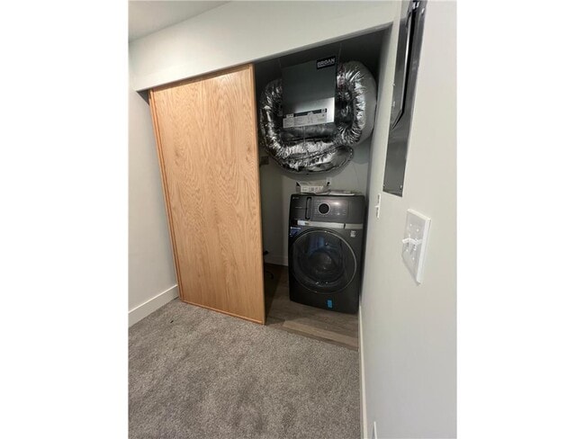 Building Photo - 131 W 46th St