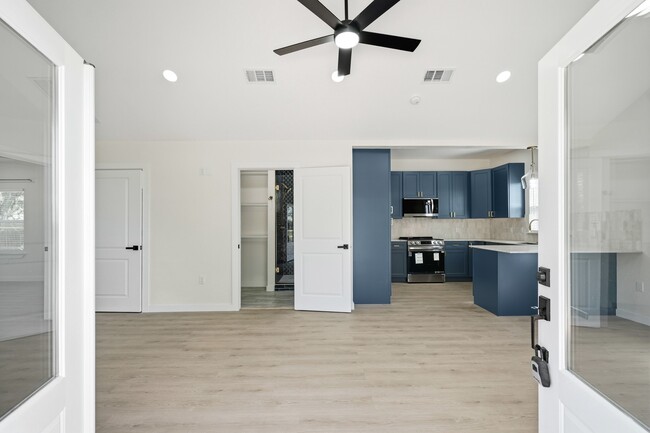 Building Photo - 6511 Old Massey Rnch Rd